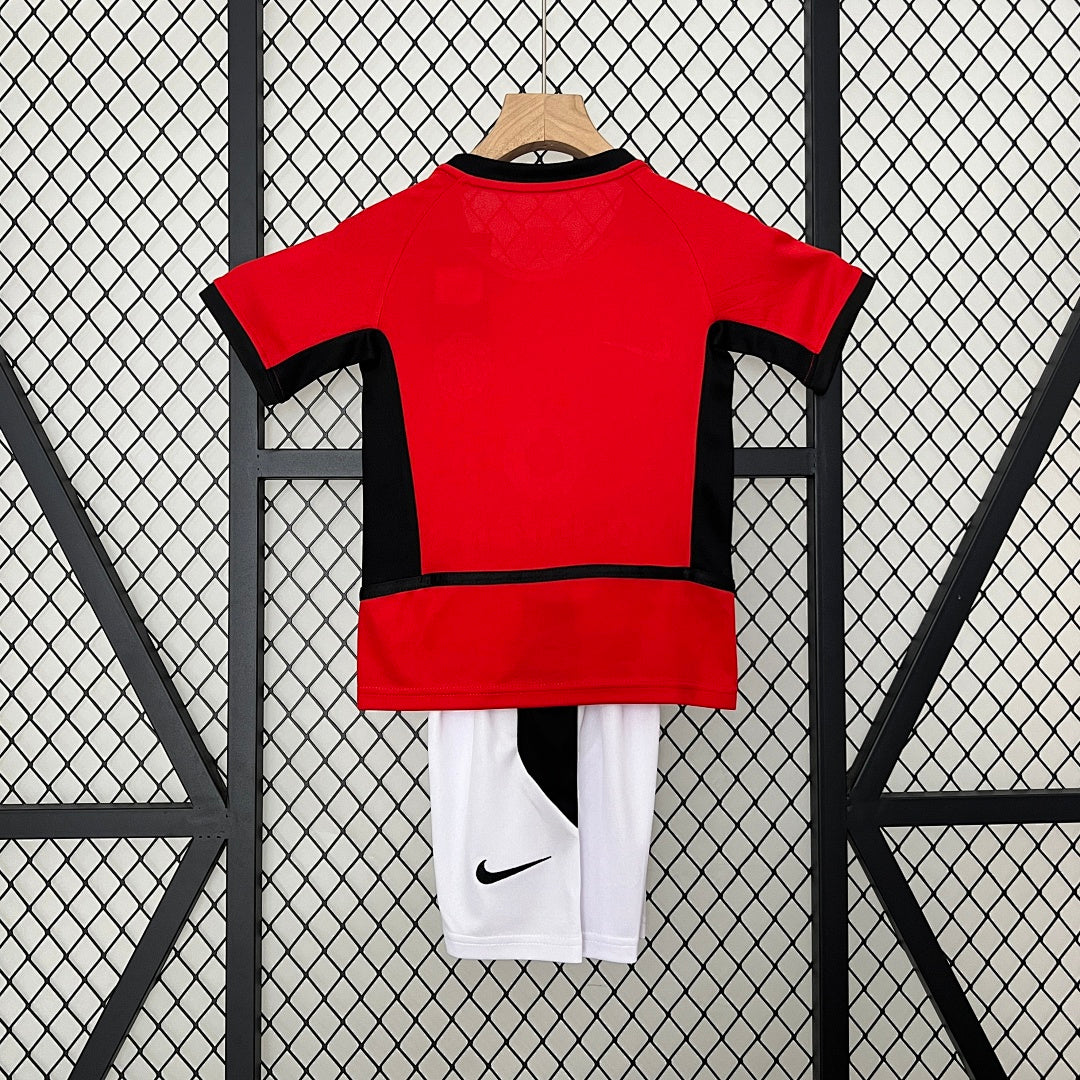 Kit Manchester United Principal Criança 02/04