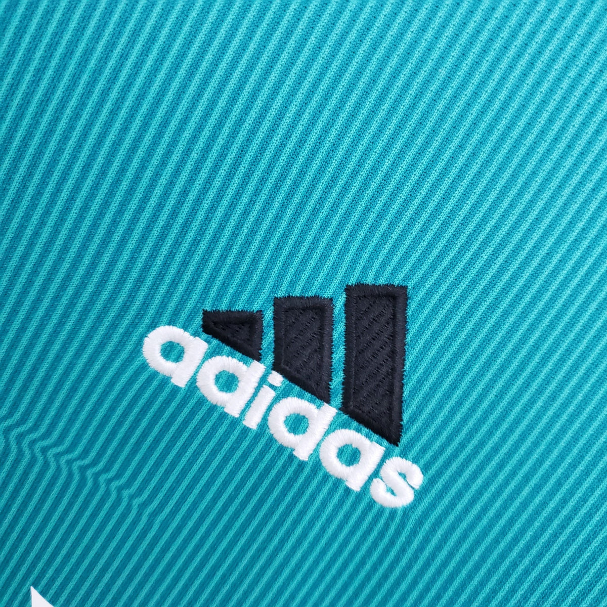Camisola Real Madrid Terceira 21/22 Retro