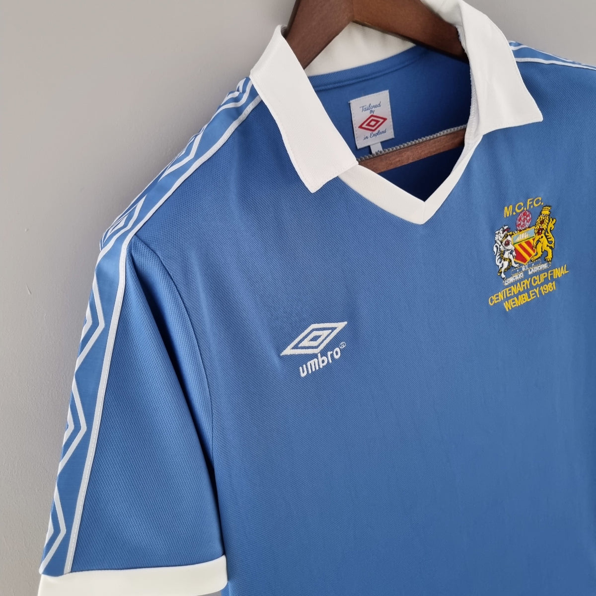 Camisola Manchester City Principal 81/82 Retro