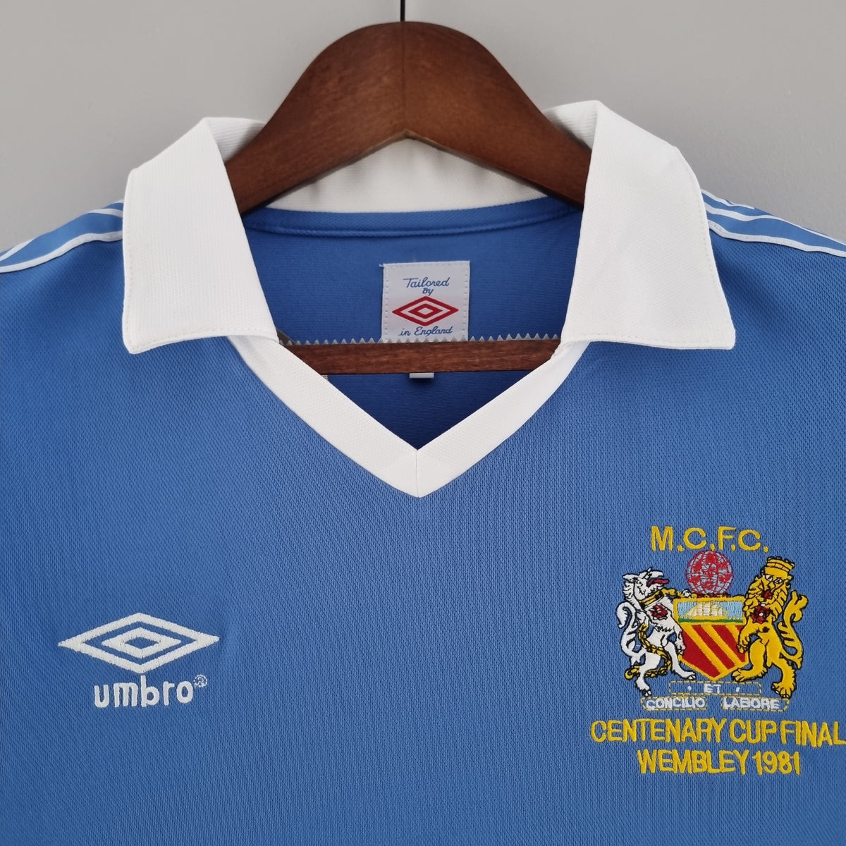 Camisola Manchester City Principal 81/82 Retro