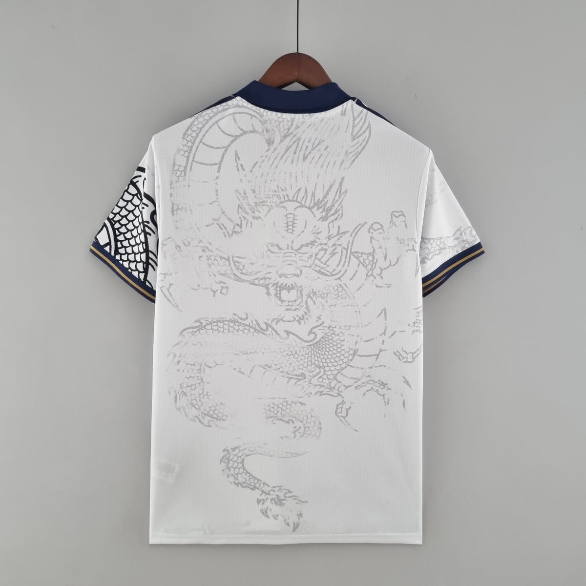 Camisola Real Madrid Edição Especial Dragão Chinês Branca 22/23 Retro