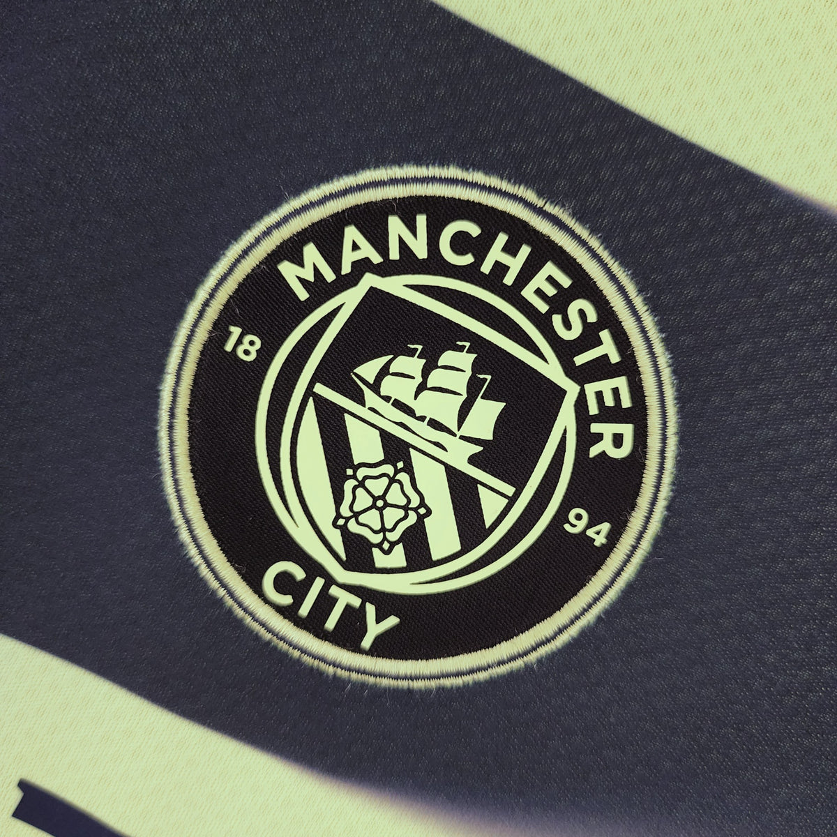 Camisola Manchester City Terceira 22/23 Retro