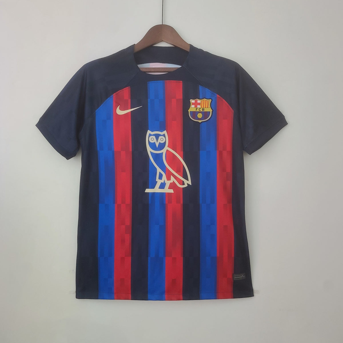 Camisola Barcelona Principal Edição Especial Coruja 22/23 Retro
