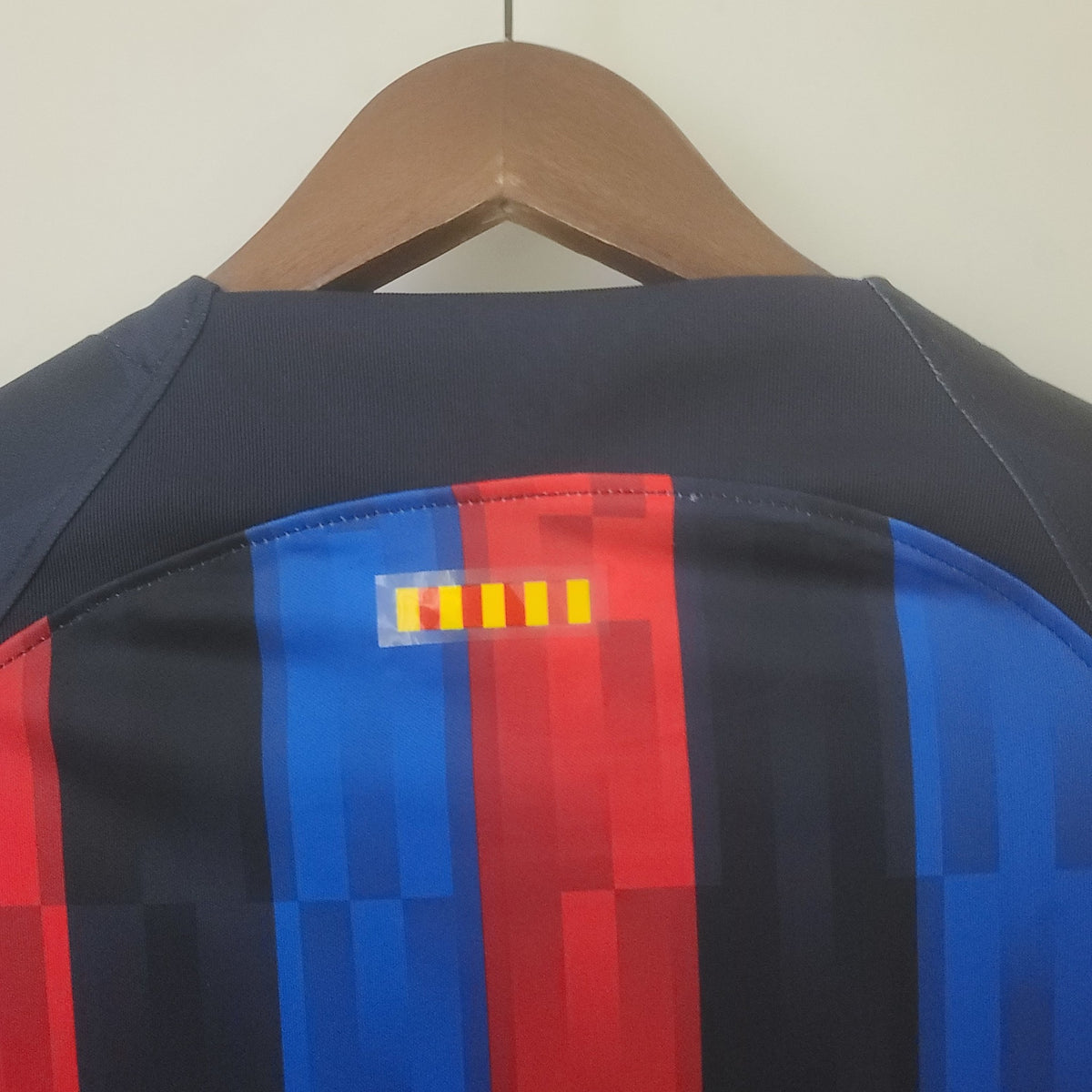 Camisola Barcelona Principal Edição Especial Coruja 22/23 Retro