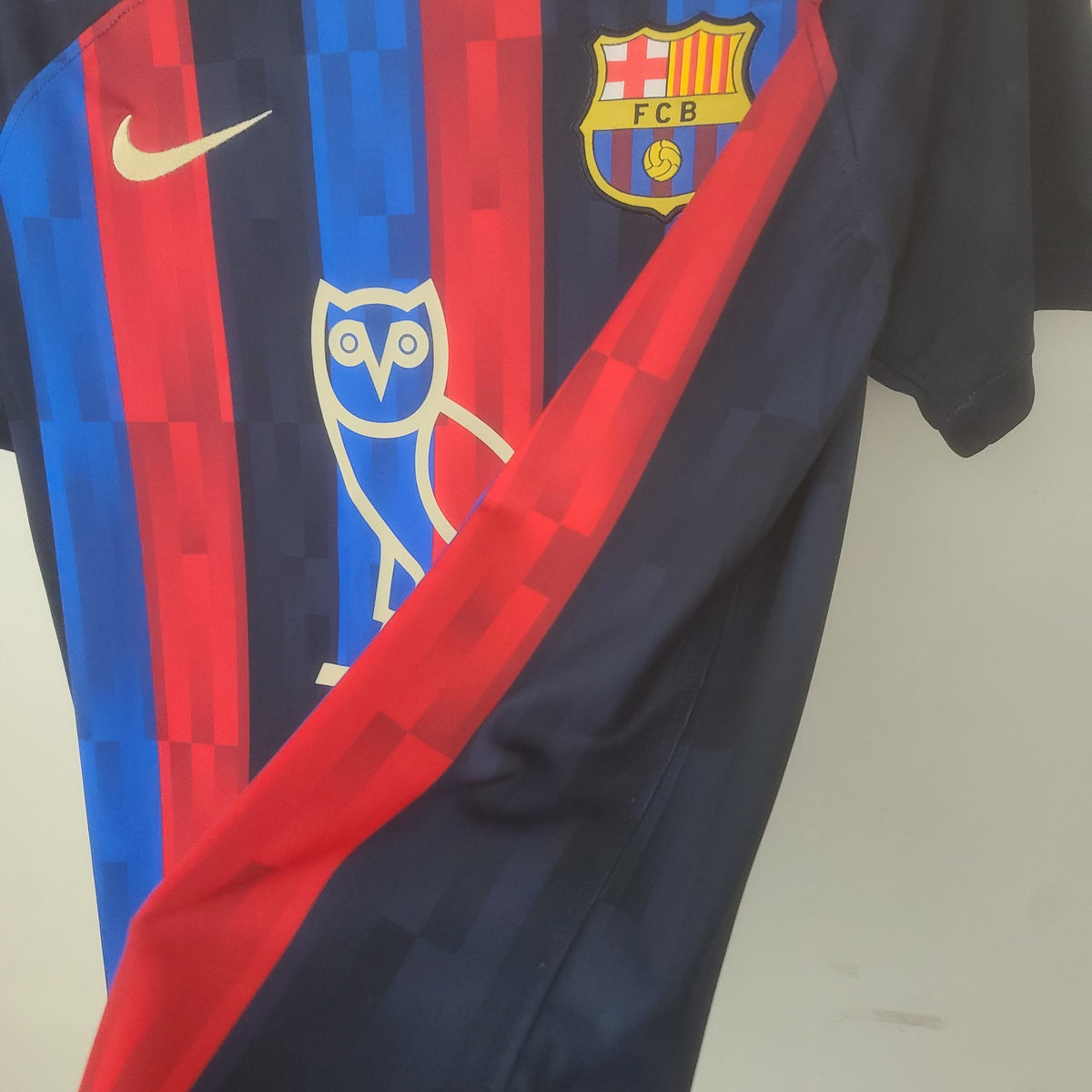 Camisola Barcelona Principal Edição Especial Coruja 22/23 Retro