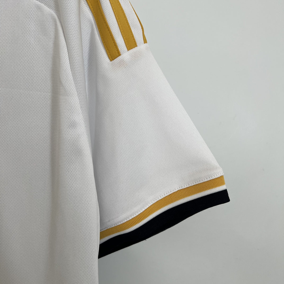 Camisola Real Madrid Principal 23/24 Retro