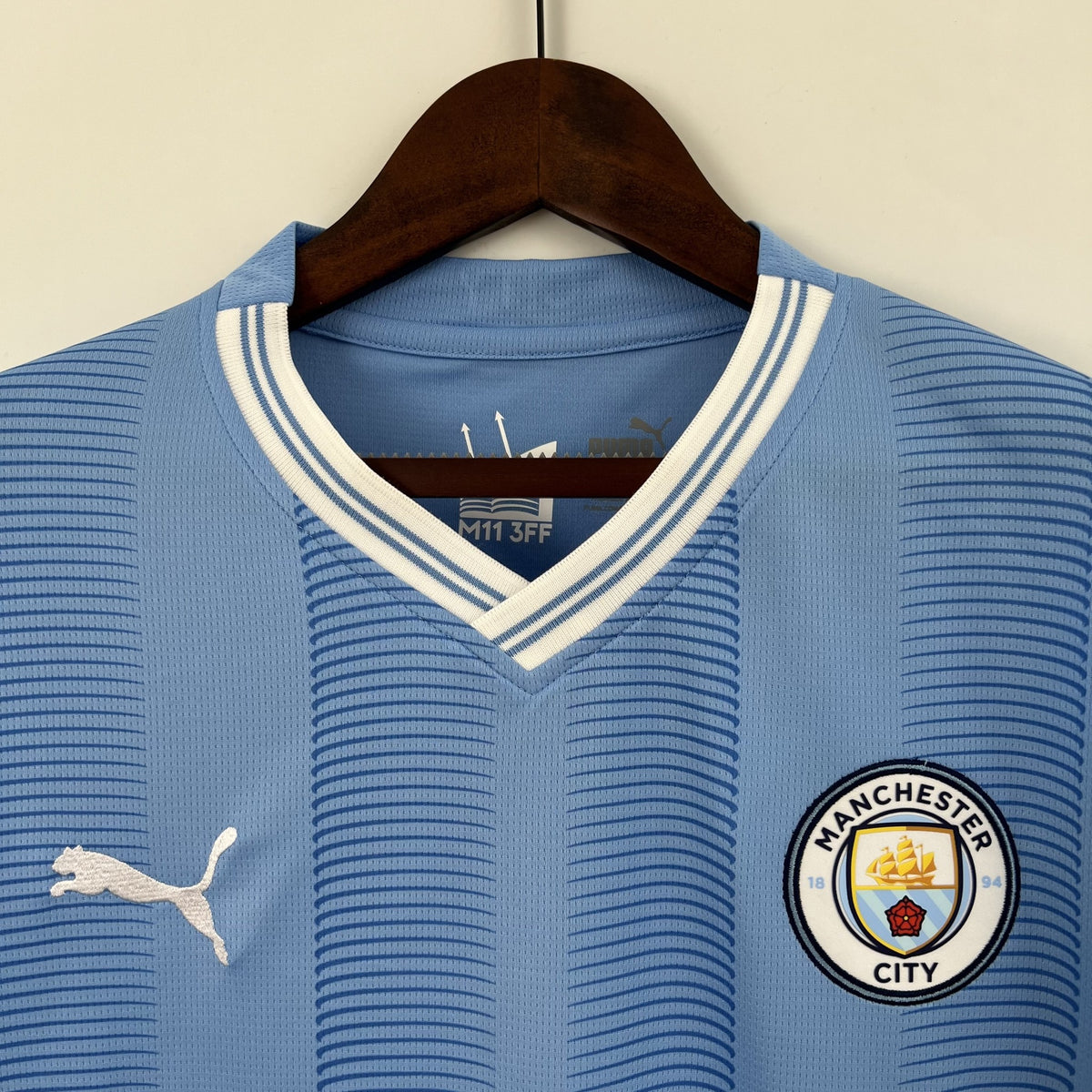 Camisola Manchester City Principal 23/24 Retro
