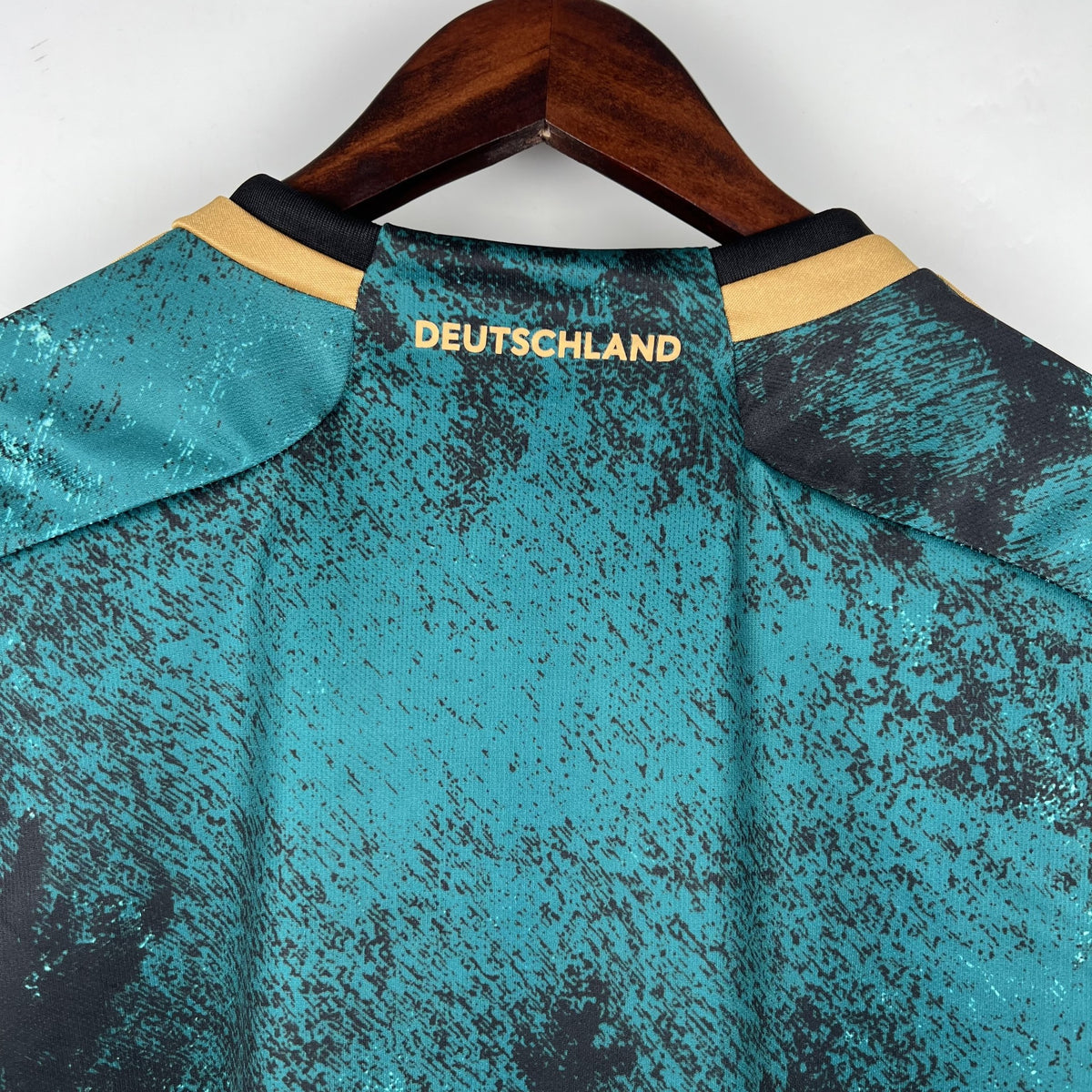 Camisola Alemanha Alternativa 23/24 Retro - Versão Feminina