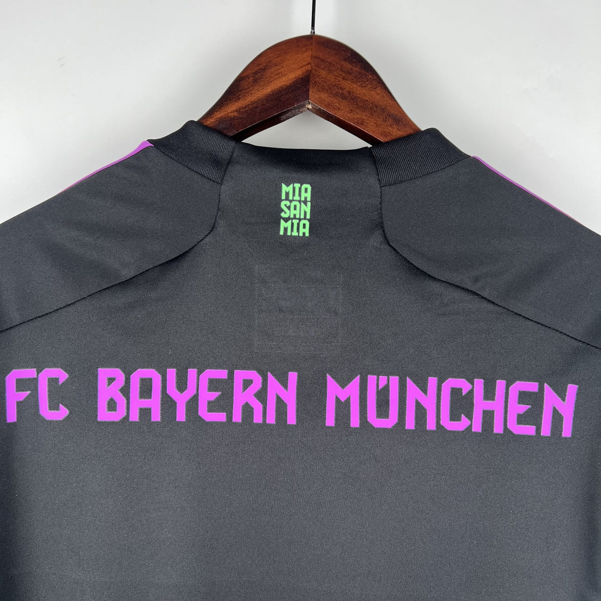 Camisola Bayern Munique Alternativa 23/24 Retro