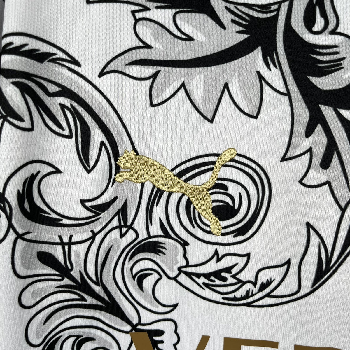 Camisola Itália Edição Especial Branca 23/24 Retro