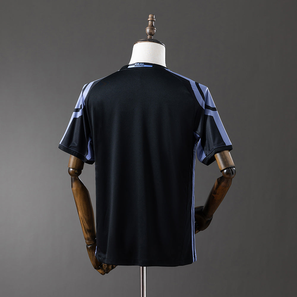 Camisola Real Madrid Terceira 16/17 Retro (Modelo 2)