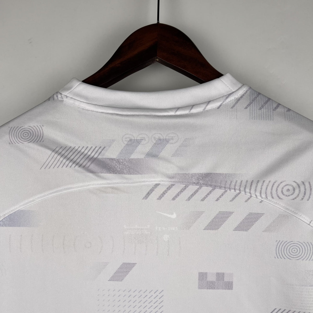Camisola Tottenham Hotspur Principal 23/24 Retro