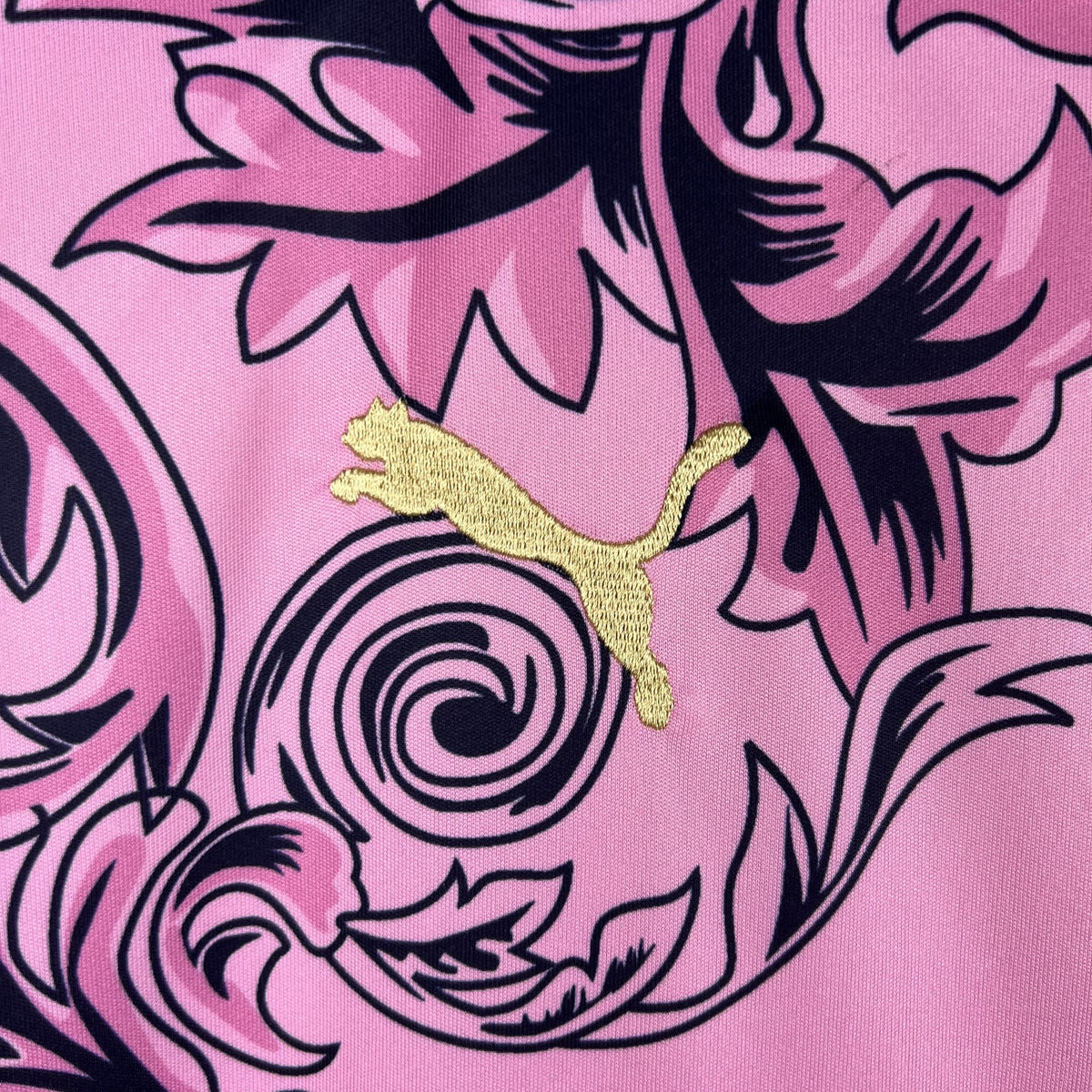 Camisola Itália Edição Especial Rosa 23/24 Retro