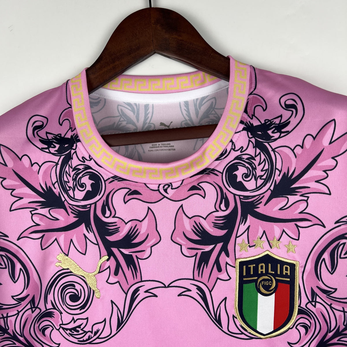 Camisola Itália Edição Especial Rosa 23/24 Retro