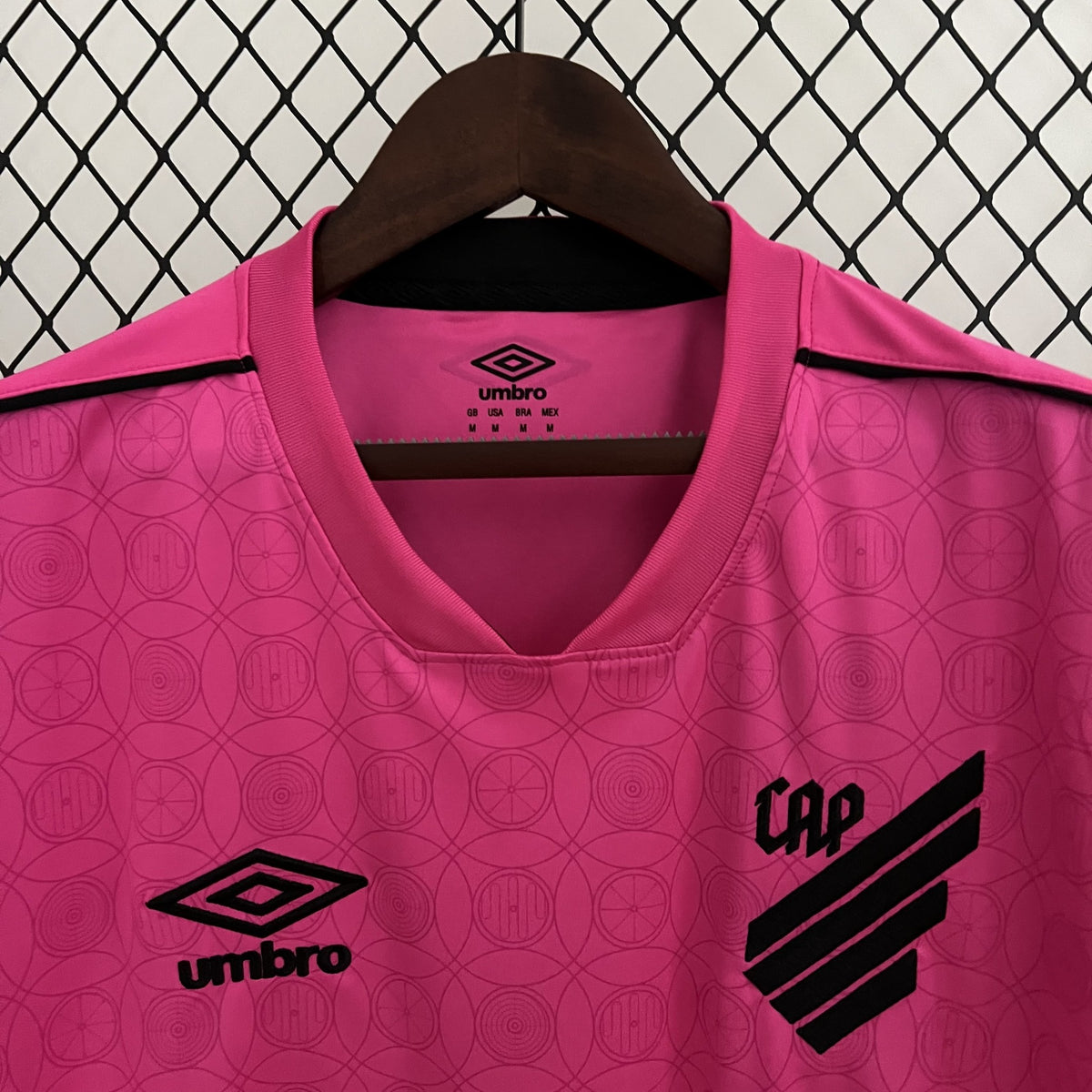 Camisola Athletico Paranaense Rosa 23/24 Retro