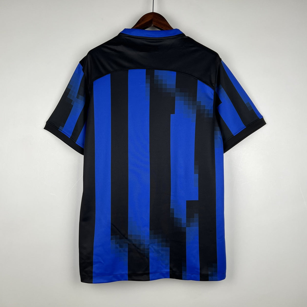 Camisola Inter de Milão Principal 23/24 Retro
