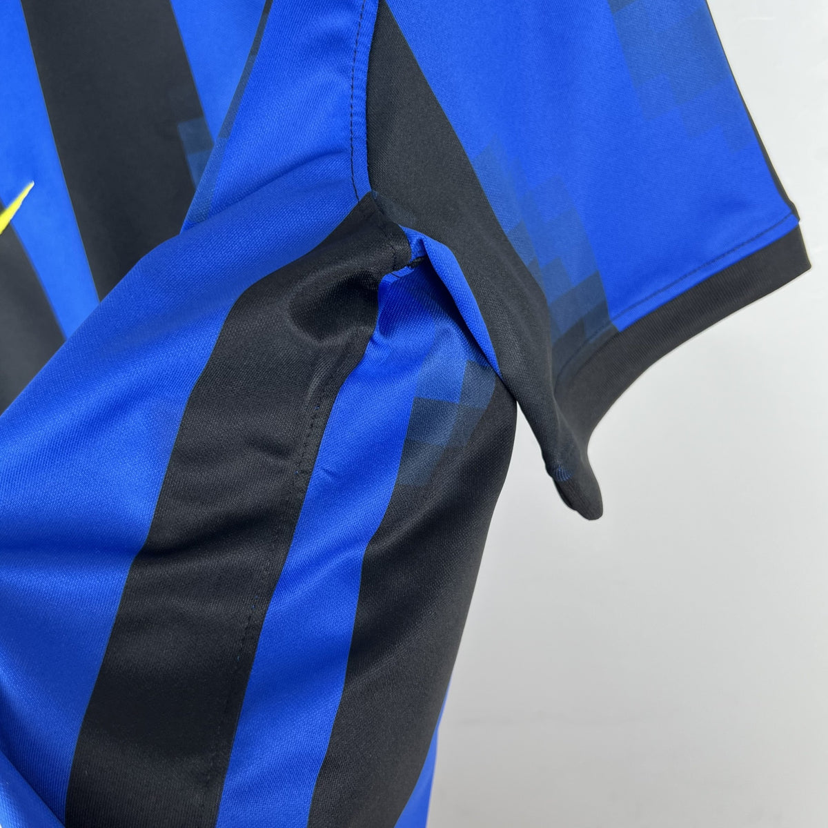 Camisola Inter de Milão Principal 23/24 Retro