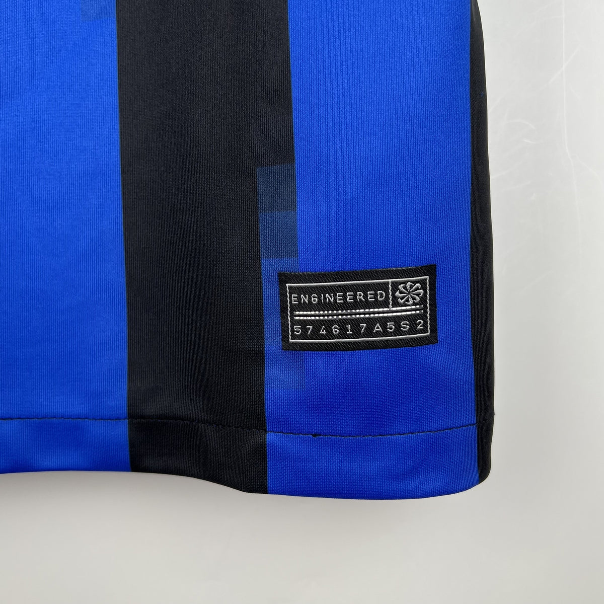 Camisola Inter de Milão Principal 23/24 Retro