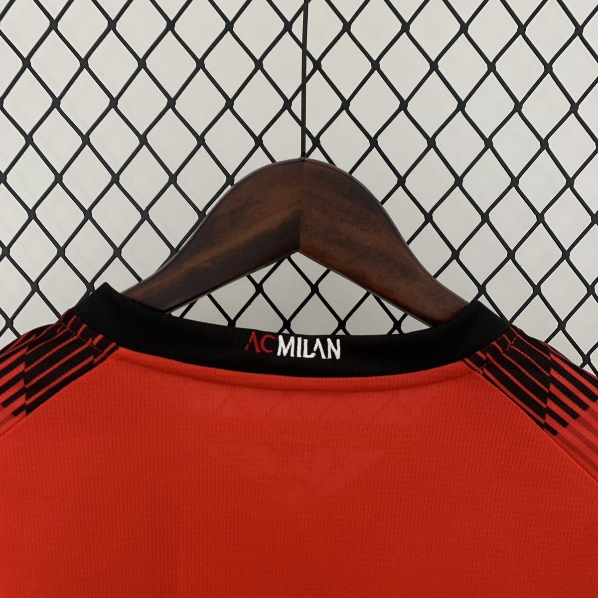 Camisola AC Milan Principal 23/24 Retro - Manga Comprida