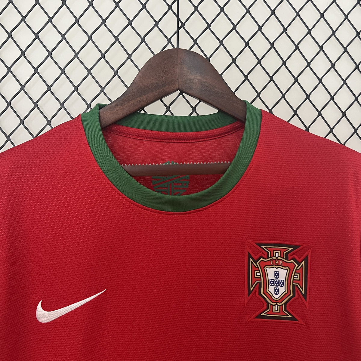 Camisola Portugal Principal 12/13 Retro