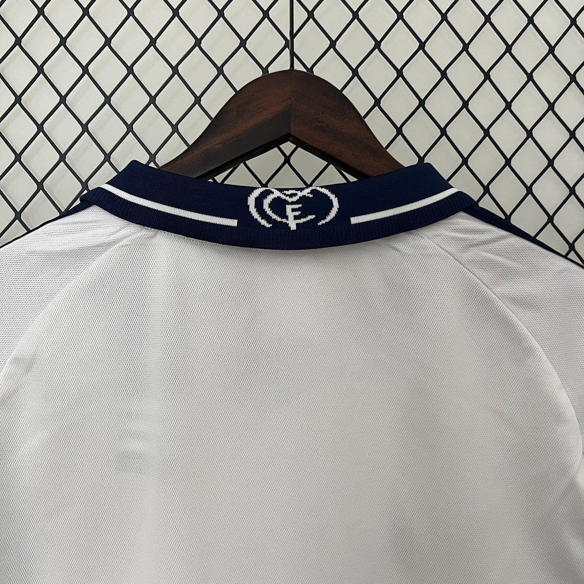 Camisola Real Madrid Principal 00/01 Retro - Manga Comprida