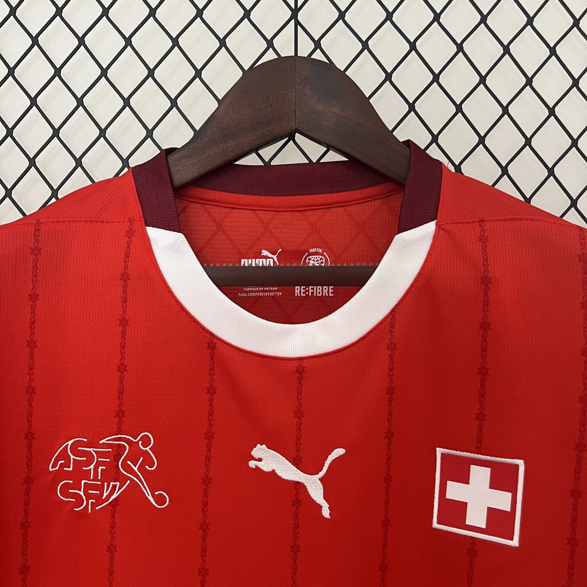 Camisola Suíça Principal 24/25