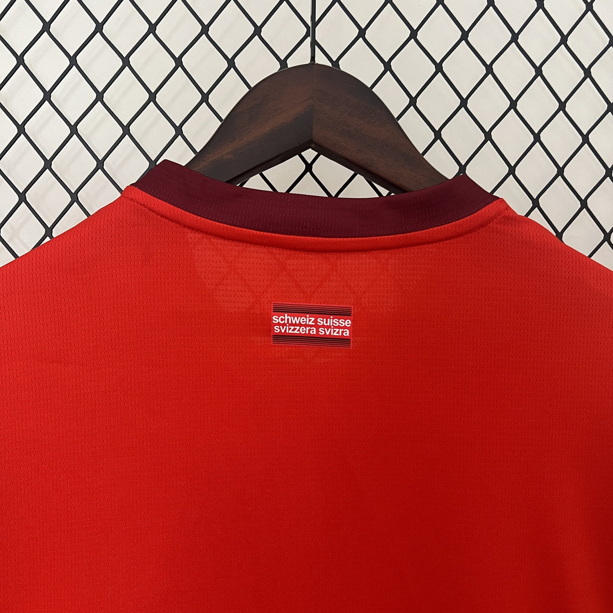 Camisola Suíça Principal 24/25