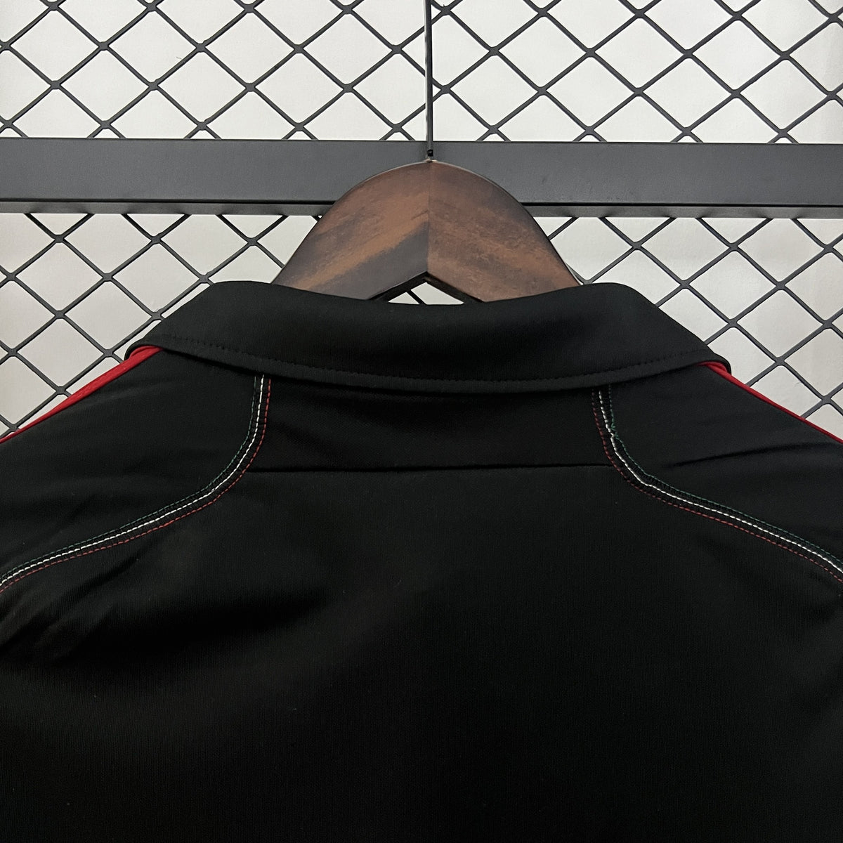 Camisola AC Milan Preta 12/13 Retro