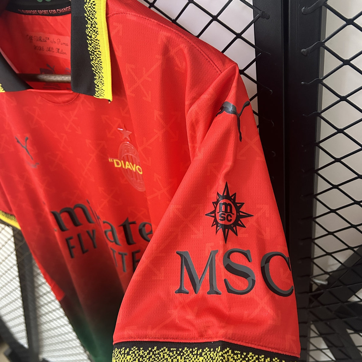 Camisola AC Milan Edição Especial Colaboração 25/26 (Modelo 2)
