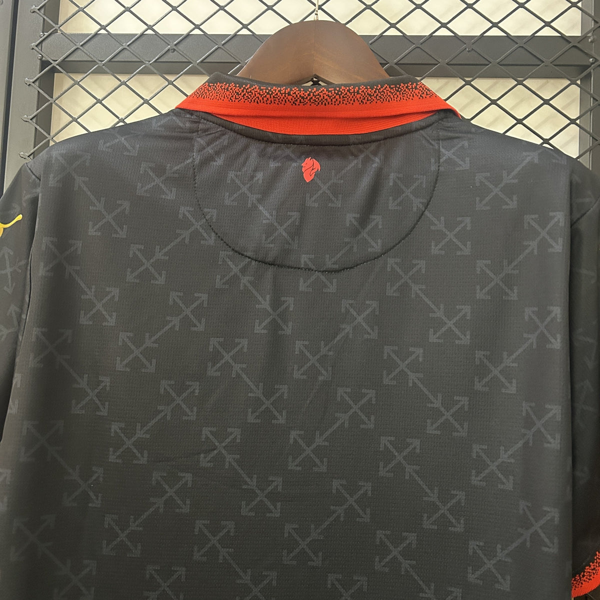 Camisola AC Milan Edição Especial Colaboração 25/26