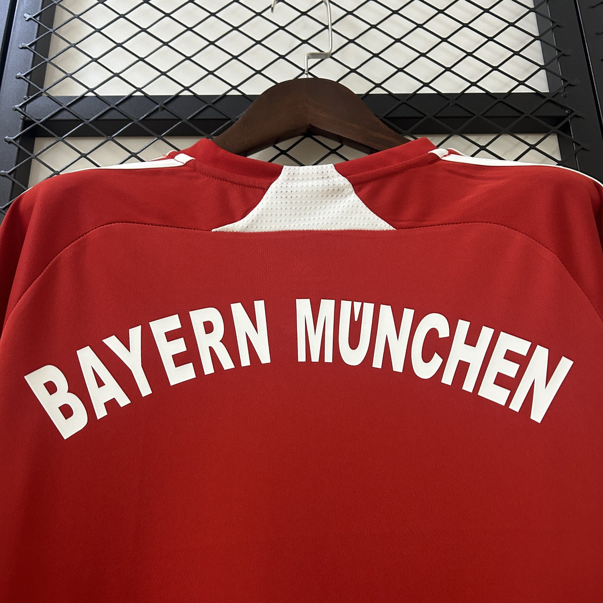 Camisola Bayern Munique Principal 05/06 Retro