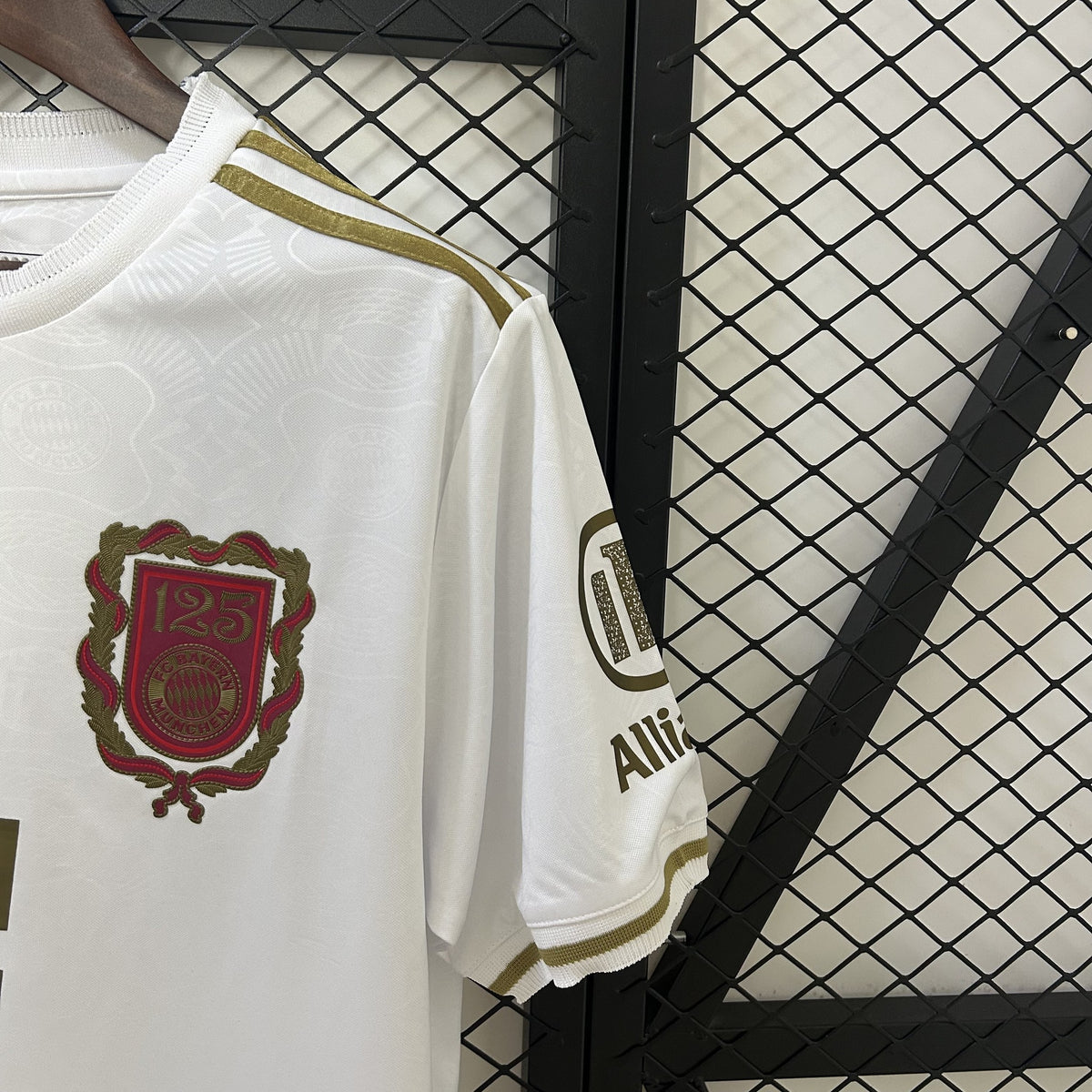 Camisola Bayern Munique Edição Especial 125 Anos 25/26 (Modelo 2)