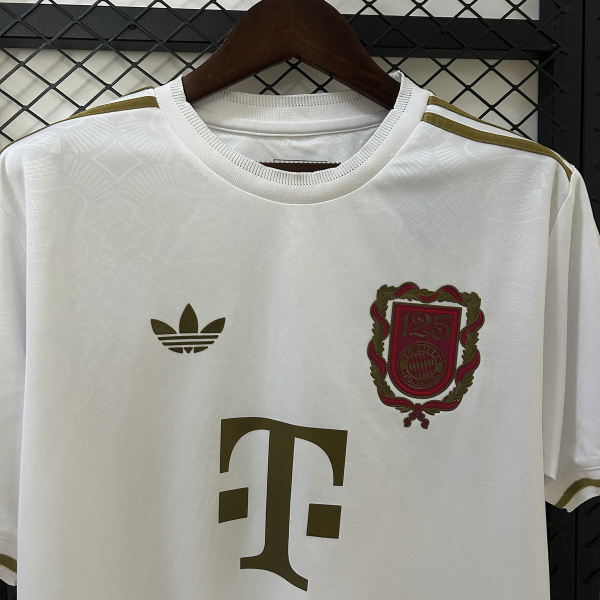 Camisola Bayern Munique Edição Especial 125 Anos 25/26 (Modelo 2)