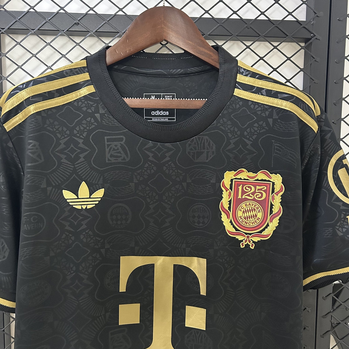 Camisola Bayern Munique Edição Especial 125 Anos 25/26