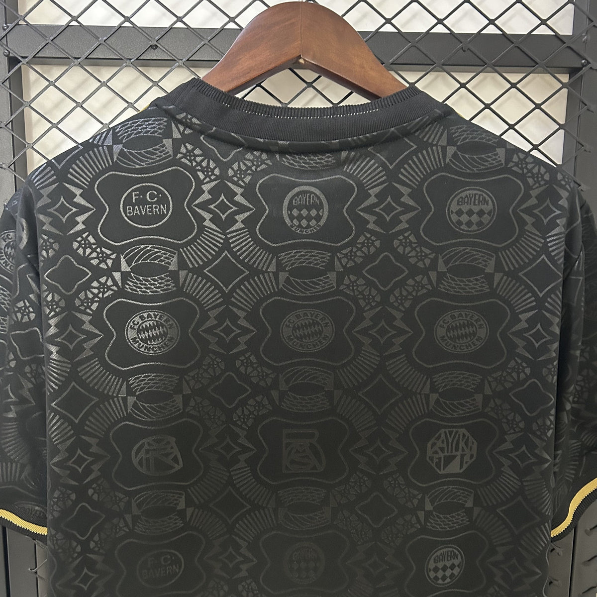 Camisola Bayern Munique Edição Especial 125 Anos 25/26