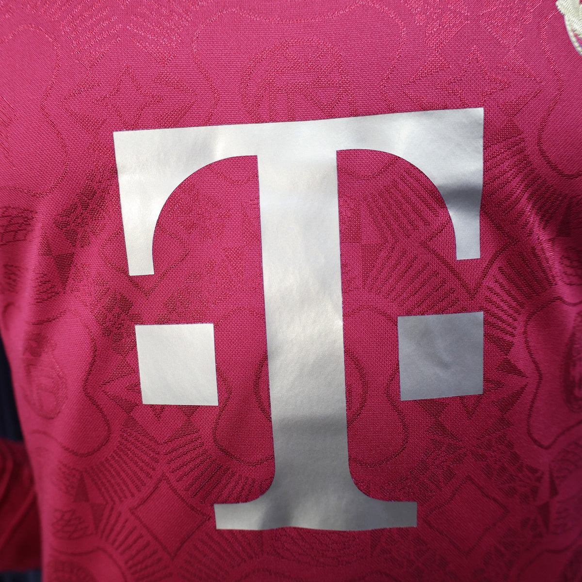Camisola Bayern Munique Edição Especial 125 Anos Vermelha 25/26 - Manga Comprida - Versão Jogador