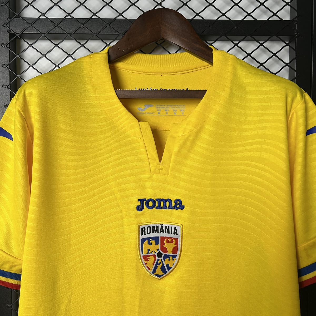Camisola Roménia Principal 25/26