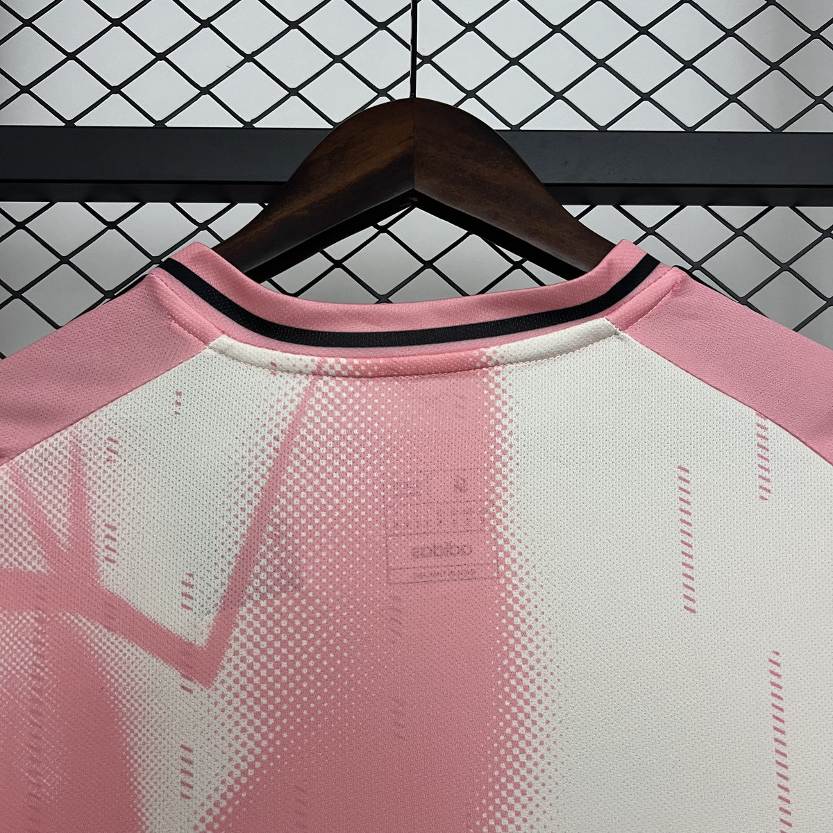 Camisola Real Madrid Edição Especial Rosa