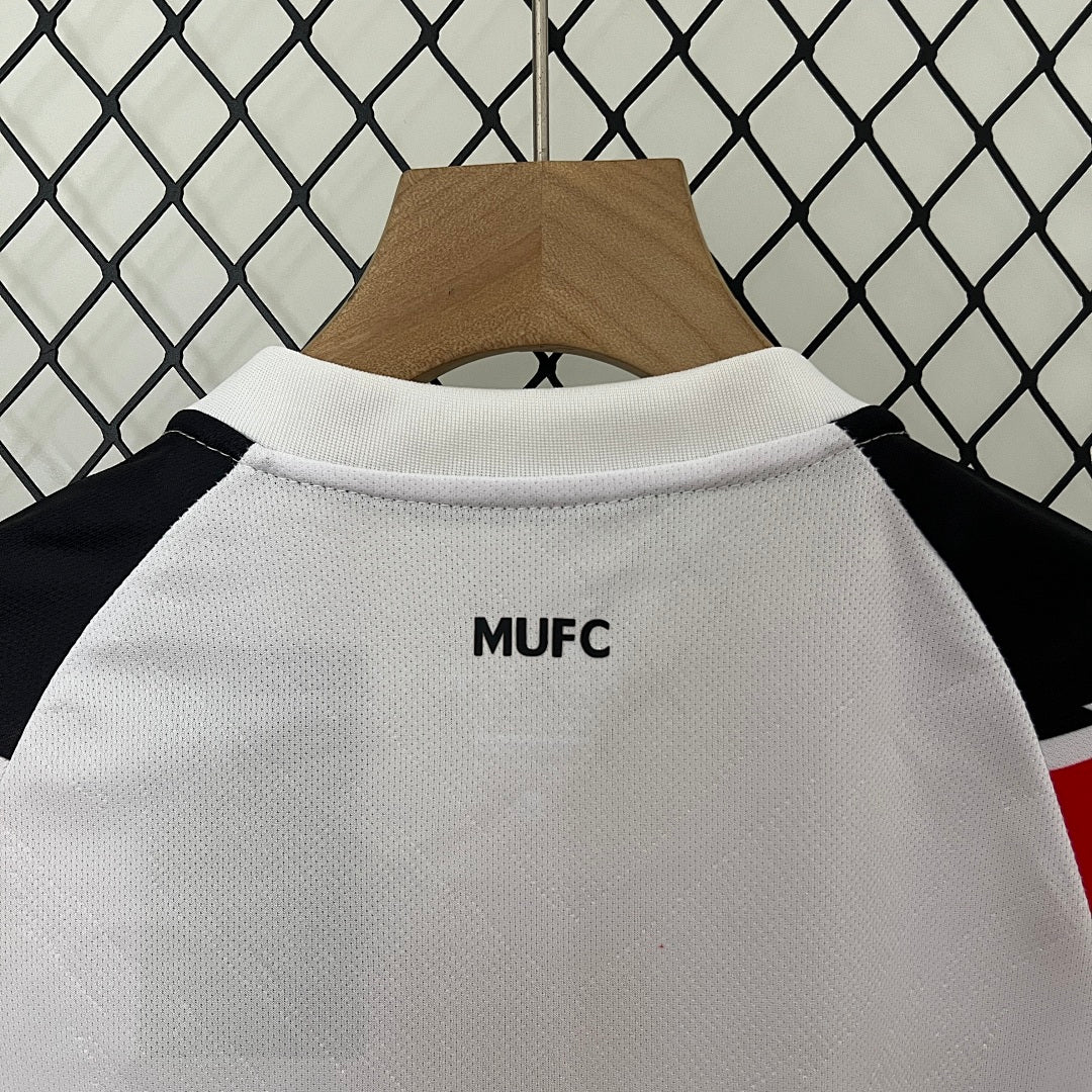 Kit Manchester United Alternativa Criança 10/11 (Champions)