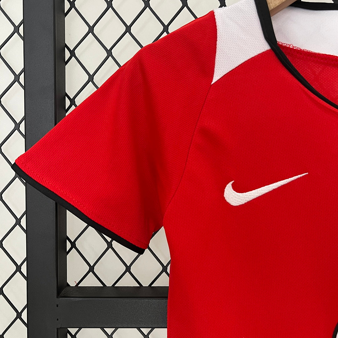 Kit Manchester United Principal Criança 05/06