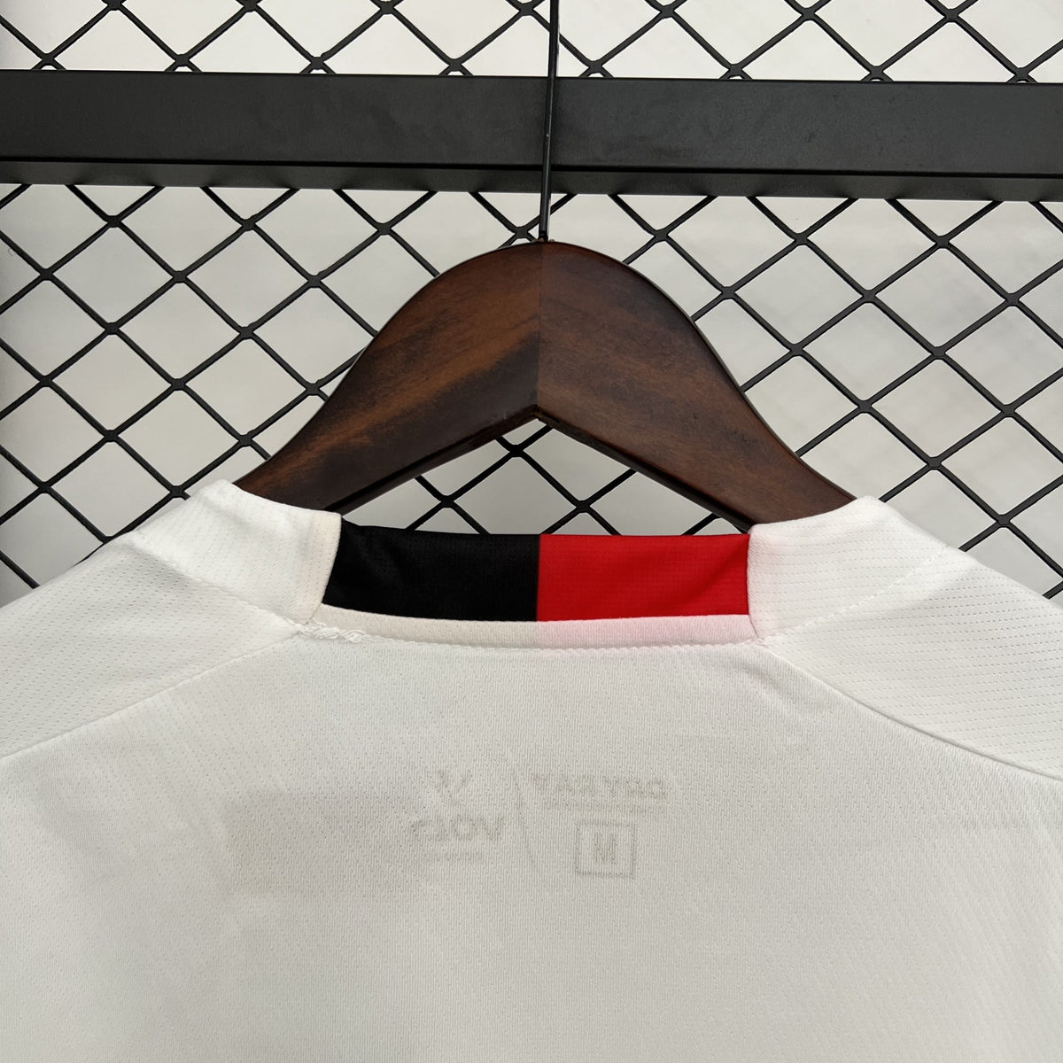Camisola Vitória Alternativa 25/26 - Versão Feminina