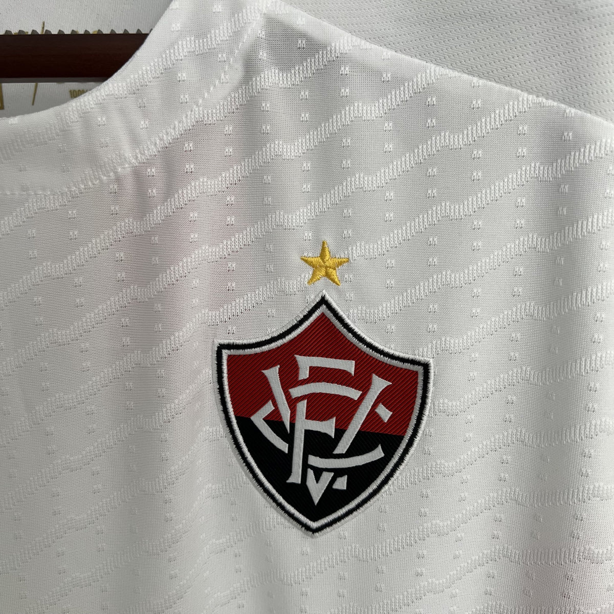 Camisola Vitória Alternativa 25/26 - Versão Feminina