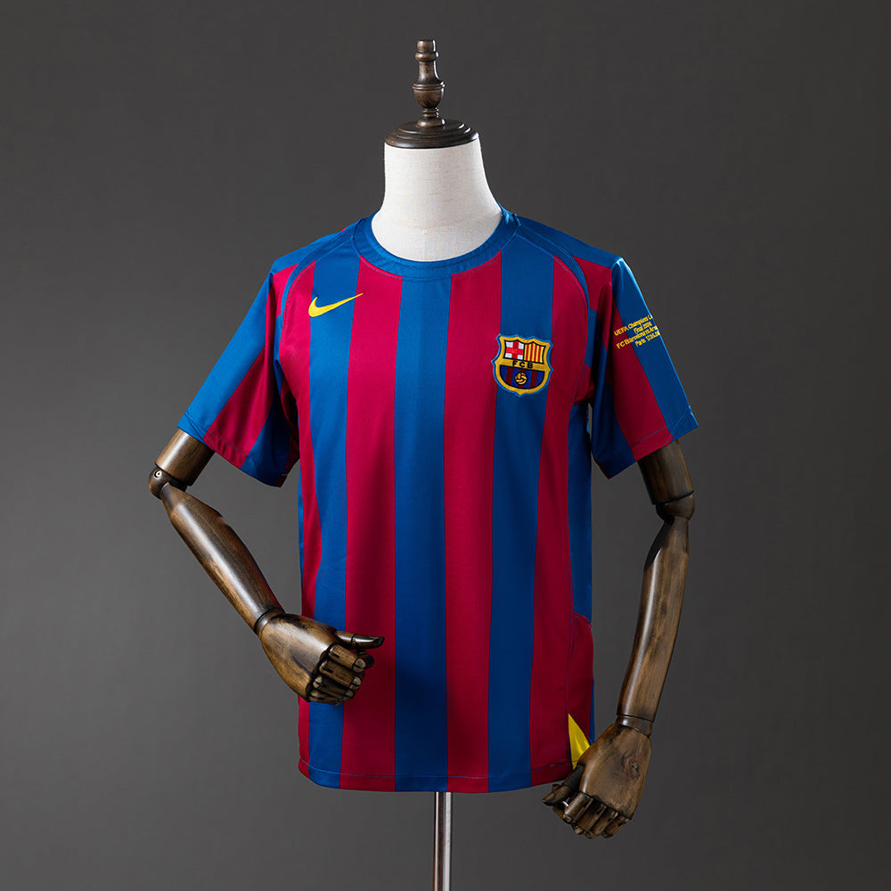 Camisola Barcelona Principal Edição Especial Liga dos Campeões 05/06 Retro