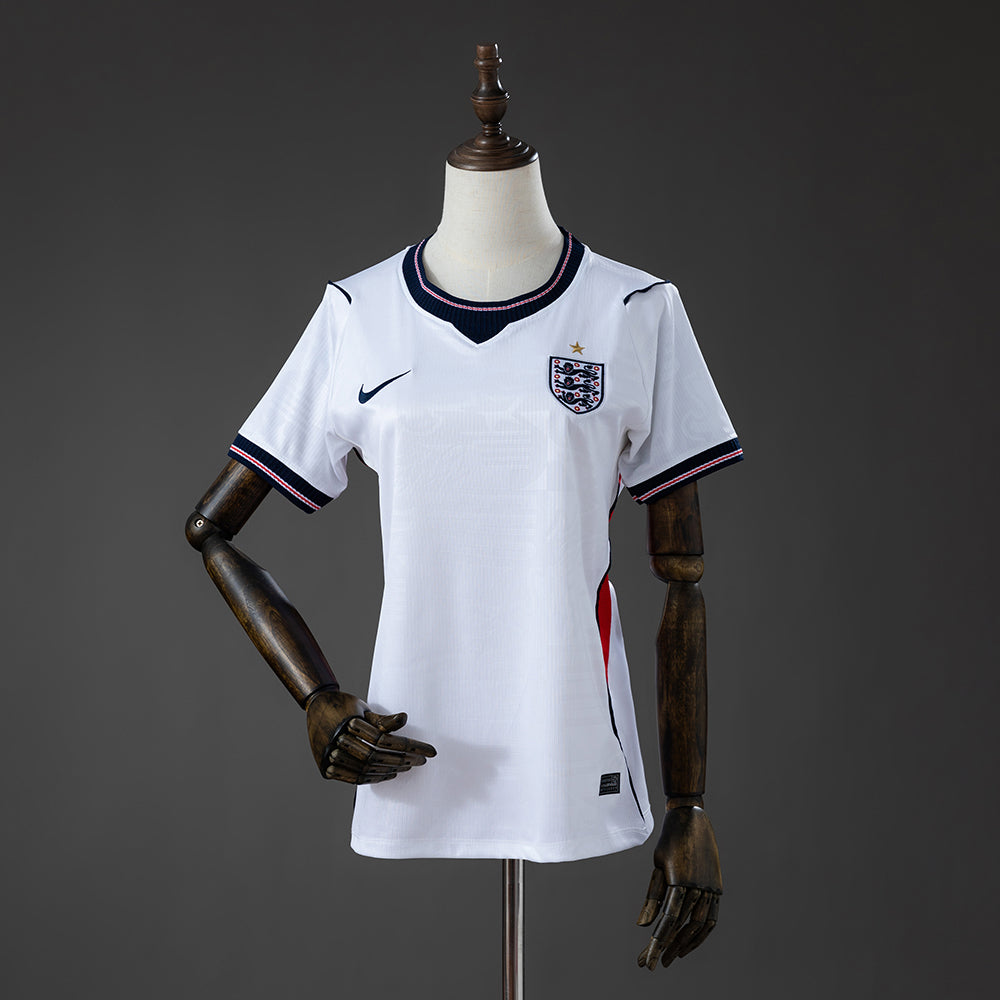 Camisola Inglaterra Principal 26/27 - Mundial 2026 - Versão Feminina (Modelo 2)