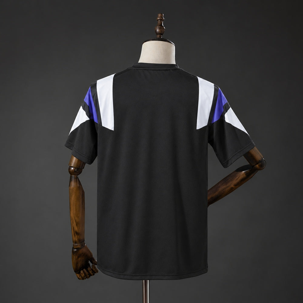 Camisola Real Madrid Edição Especial Preta 26/27 Retro