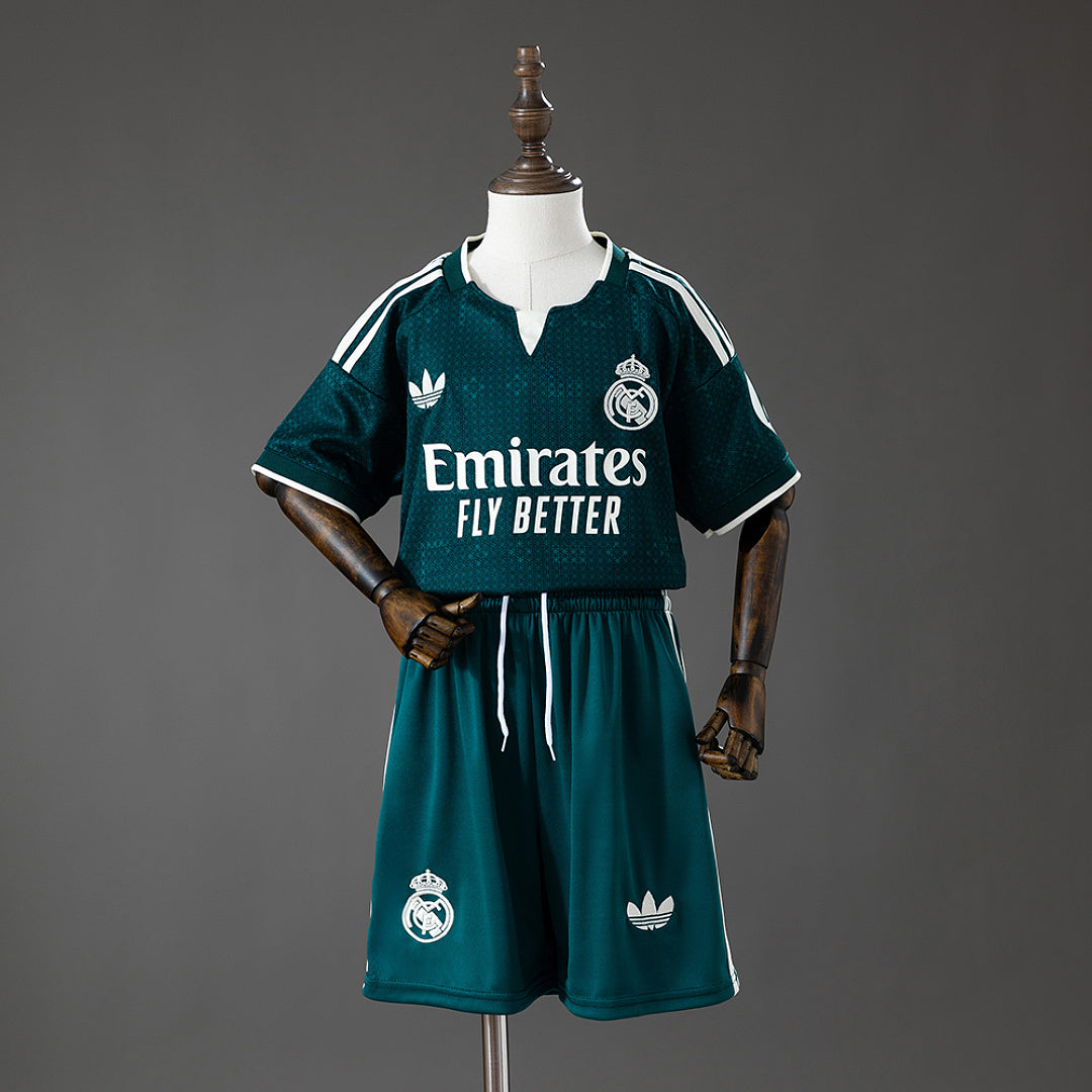 Kit Real Madrid Alternativa Criança 26/27