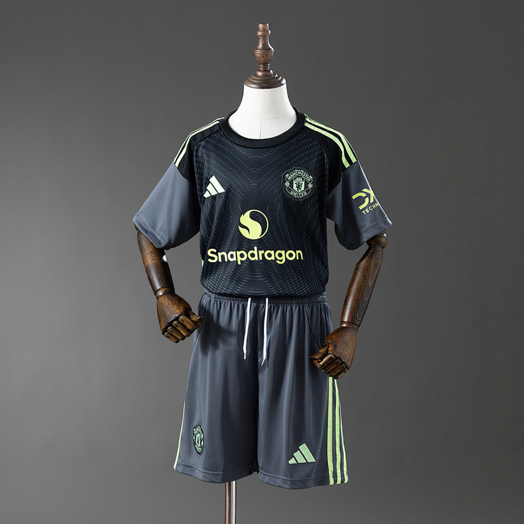 Kit Manchester United Criança 25/26