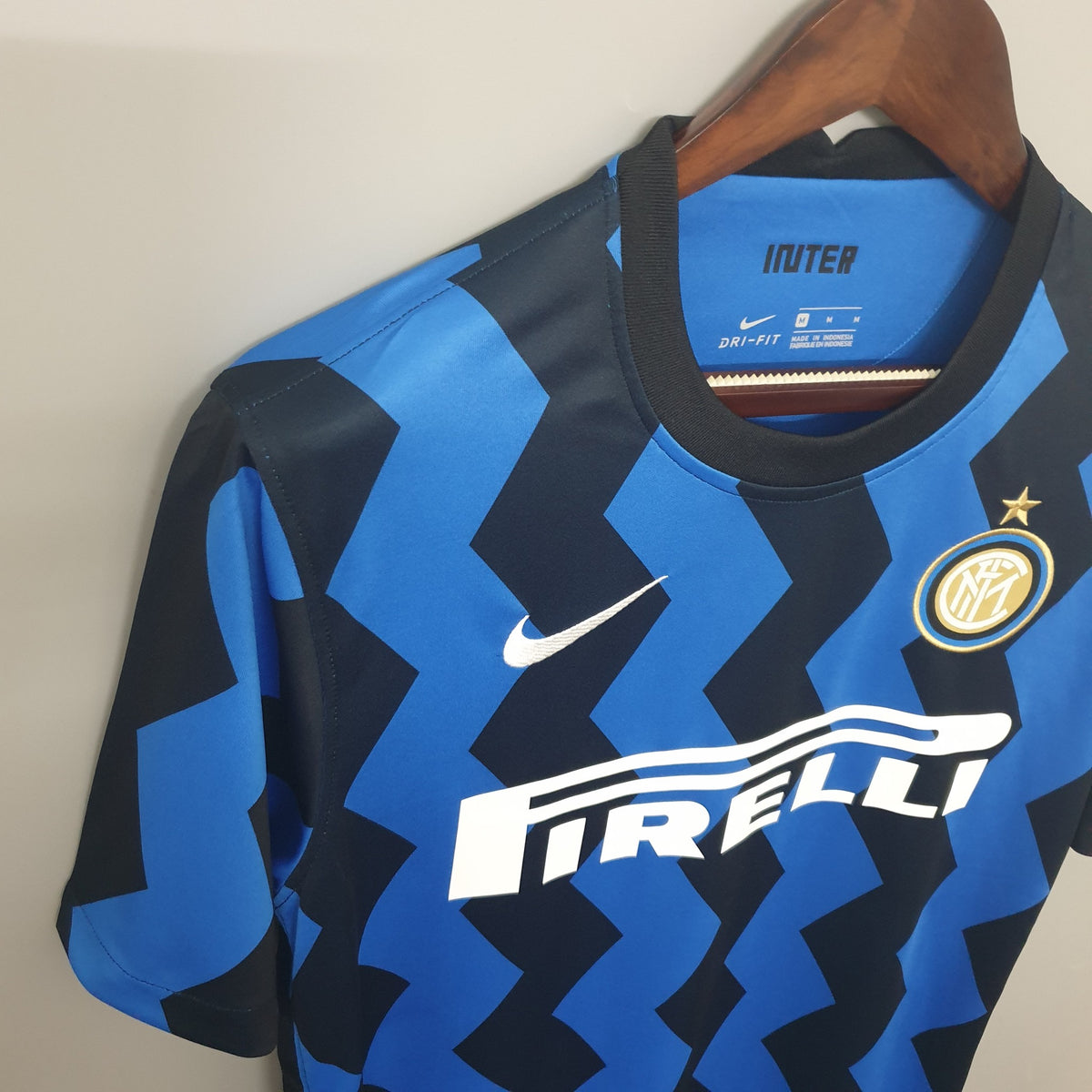 Camisola Inter de Milão Principal 20/21 Retro