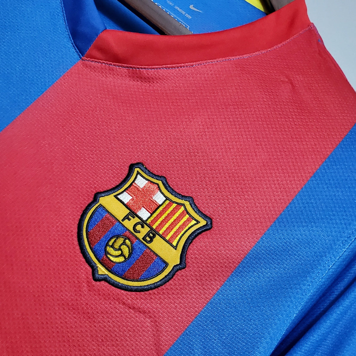Camisola Barcelona Principal 06/07 Retro - Manga Comprida