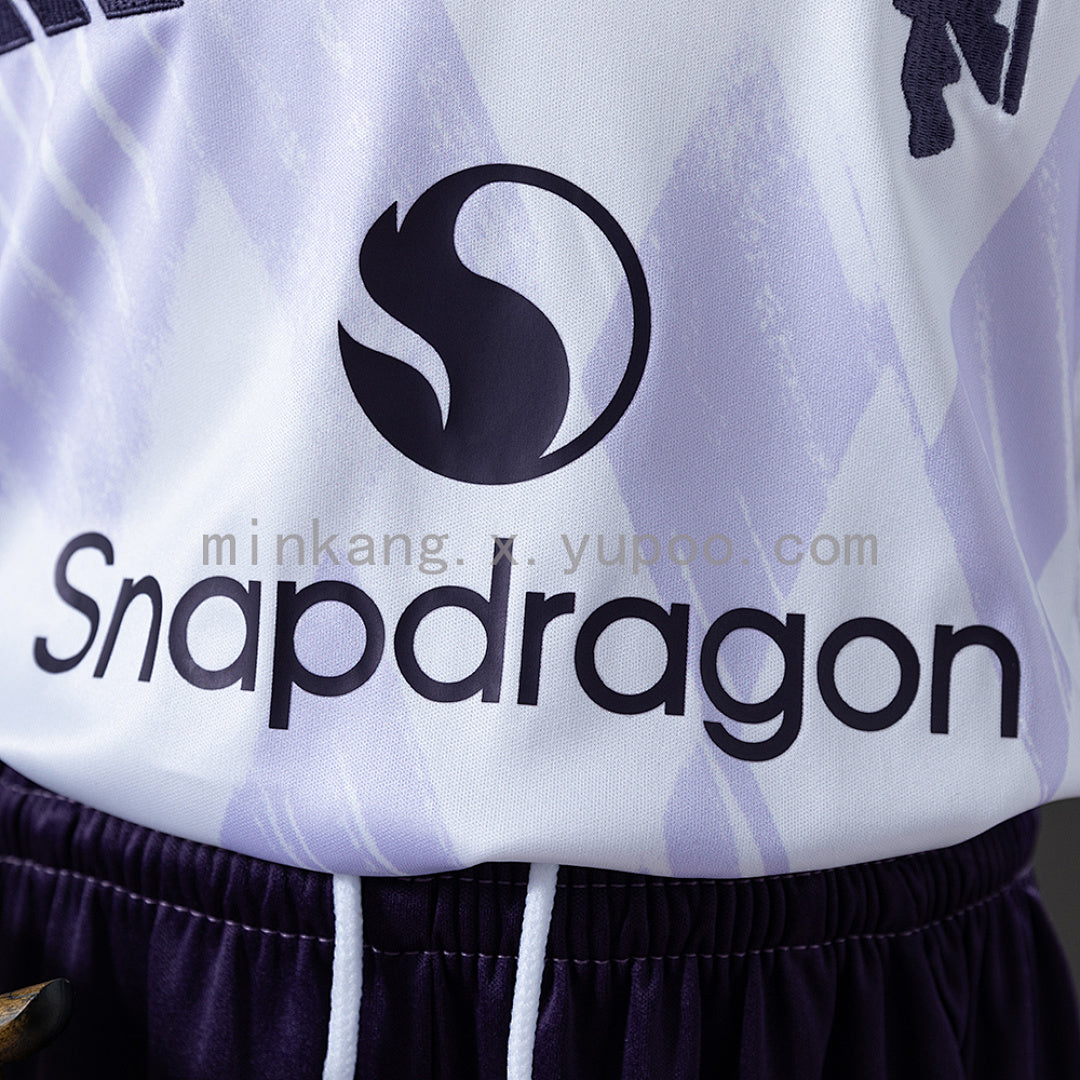 Kit Manchester United Alternativa Criança 25/26